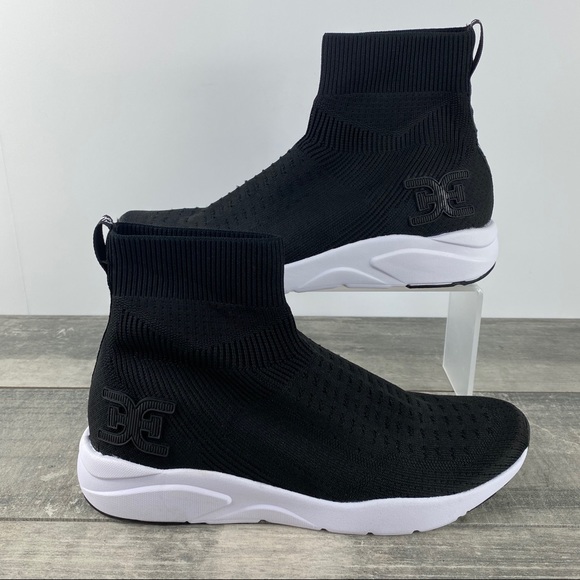 tara knit sneaker